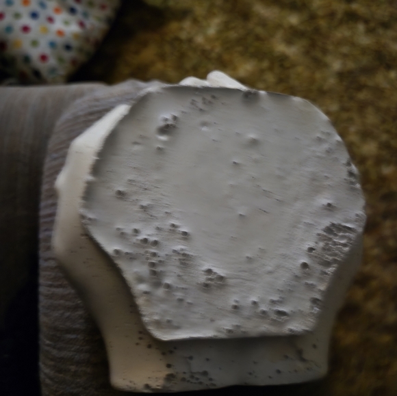 Hands tray (cement) - Picture 4 of 4